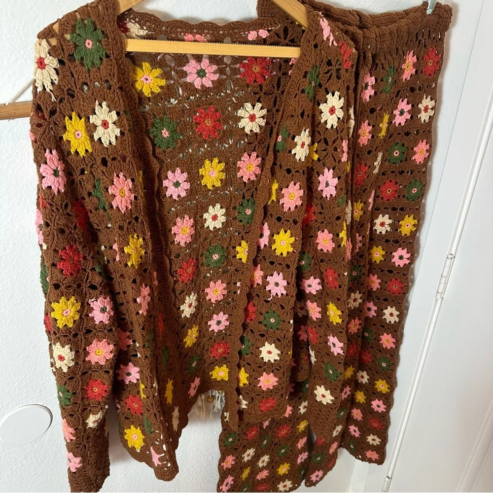 Vintage Brown Floral Crochet Sweater Set - Picture 10 of 16